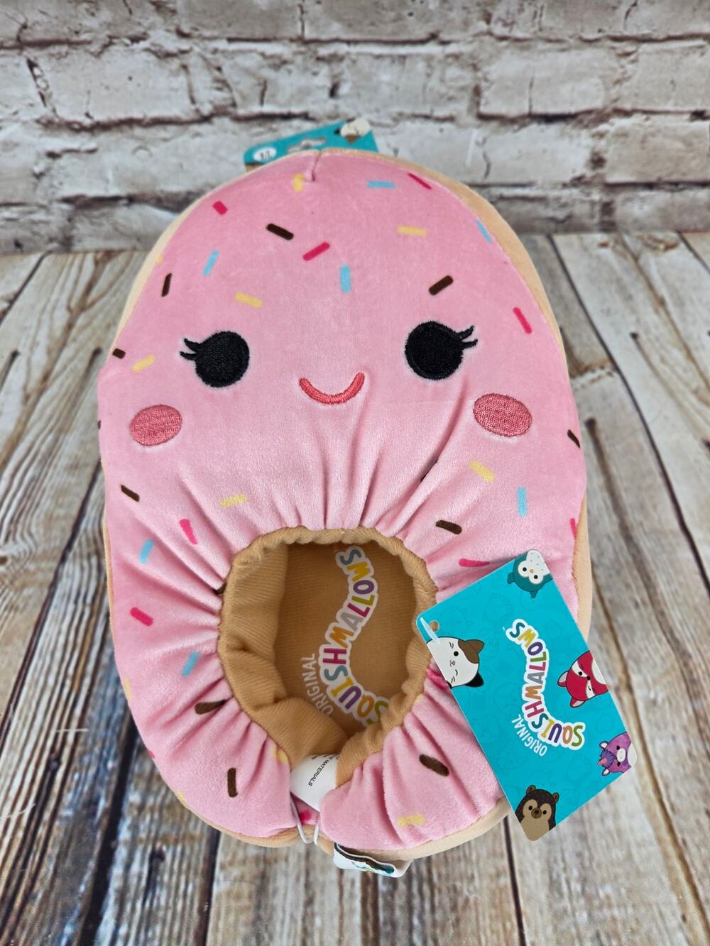 Kids Squishmellow Slippers Shark NEW Size 6-7